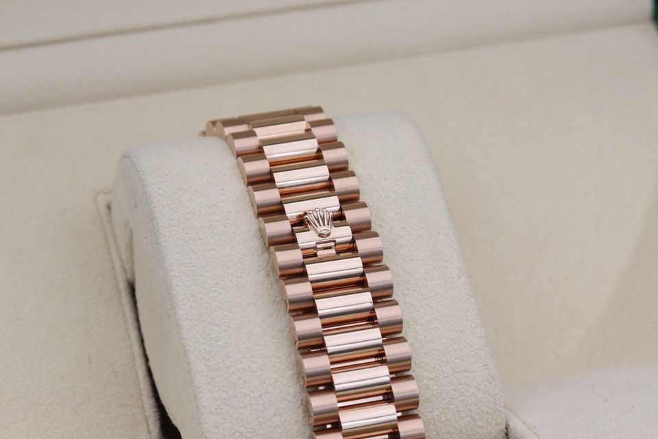 Rolex Day-Date 40 228345 RBR Image 3